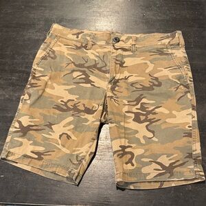 Express Men’s Slim Fit Camouflage Cargo Shorts- Waist 28